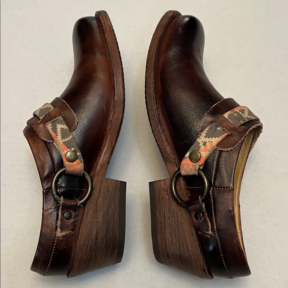 BED|STU TRIAD DISTRESSED BROWN LEATHER HARNESS MULE WOMENS SIZE 7